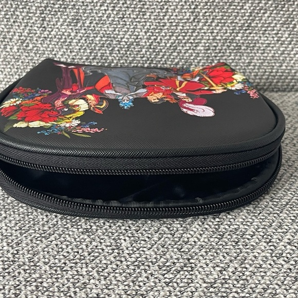 Disney Villains Black Cosmetic Bag - Picture 5 of 16